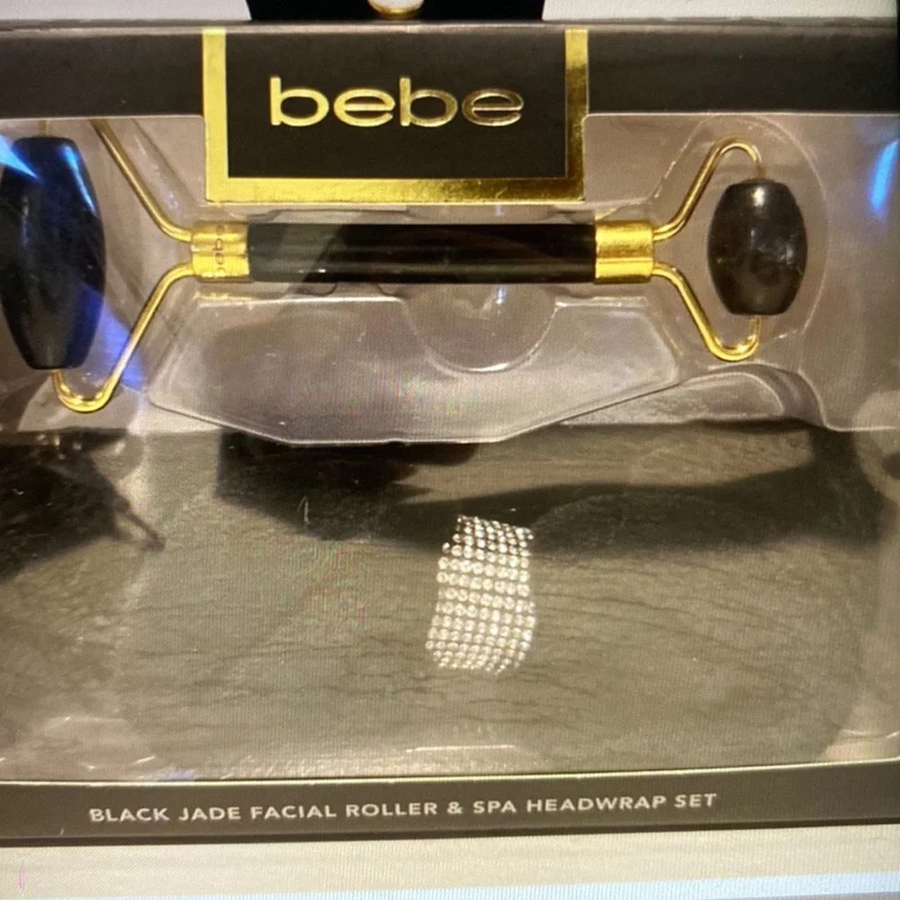 2/$20 Bebe Facial Roller & Spa Head Wrap Set| Size: OS | bebe - Picture 1 of 3